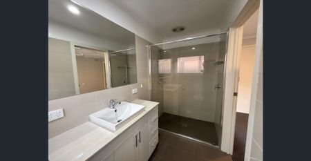 Spacious Immaculate Family Living - East Doncaster Secondary College Zoned - Photo 5