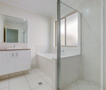 Family Home in Highlands Estate! - Photo 1