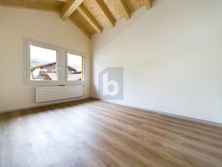 SPACIOUS AND LIGHT-FLOODED - Foto 4