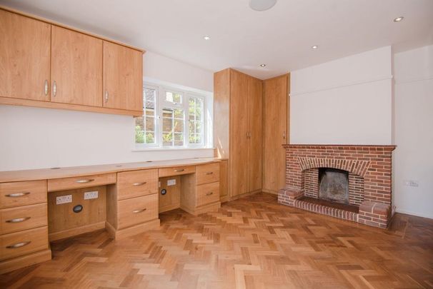 5 bedroom detached house to rent - Photo 1