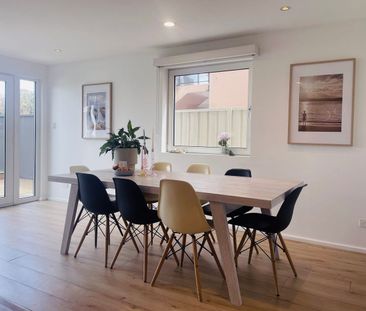 Living on The Coast - Photo 2