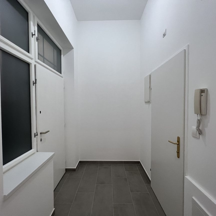 Ruhige Singlewohnung im Erdgeschoss Nähe Naschmarkt I unbefristet - Photo 1