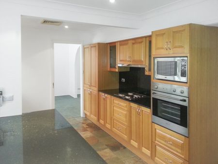 33 Minga Street, Ryde NSW 2112 - House For Rent | Domain - Photo 3