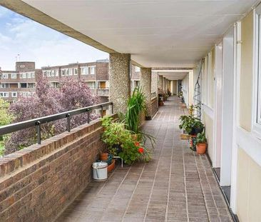 Otho Court, Augustus Close, Brentford, TW8 - Photo 2