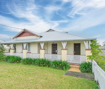 Stunning Federation Home Close to Town - Photo 1