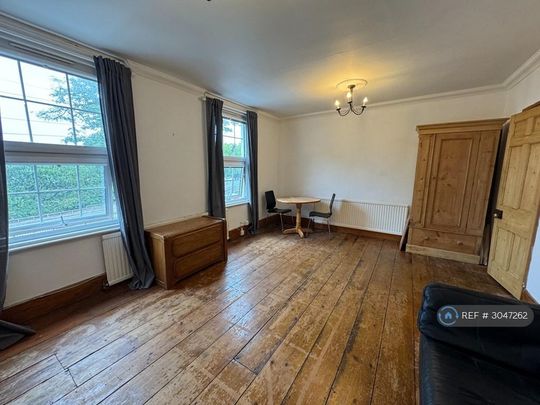 2 bedroom maisonette to rent - Photo 1
