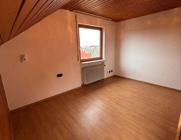 3-Zimmer-Dachgeschosswohnung in Renningen-Malmsheim zu vermieten - Photo 1