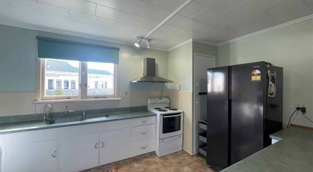 Central - Furnished - 3 Bedroom - Photo 4