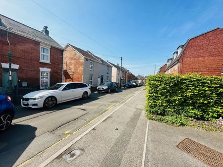 Stanley Road, Bournemouth - Photo 3