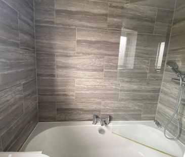 1 bedroom in a flat share to rent - Photo 6