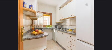 Casa o chalet de alquiler en Calle Pintor Ribera, Playa Flamenca - Photo 2