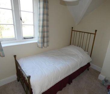 4 bedroom detached house to rent - Photo 5