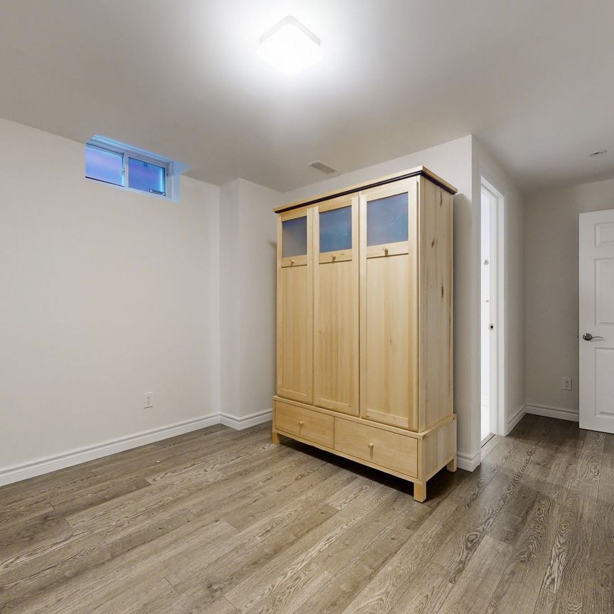 For Lease - 92 Barnwood Drive, Richmond Hill, Ontario - Photo 1