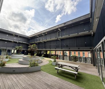 Te huur: Appartement August Allebéplein 110 in Amsterdam - Photo 2