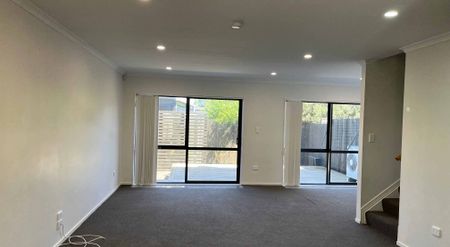 Mangere East, as new 4-bedroom townhouse - Photo 3