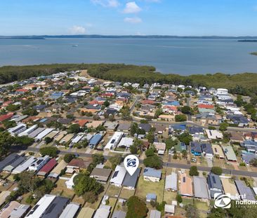 FANTASTIC CLEVELAND LOCATION - 4 BEDROOMS PLUS STUDY - Photo 2