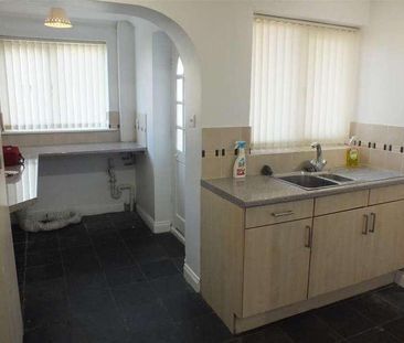 Ash Grove, Westbury, BA13 - Photo 3