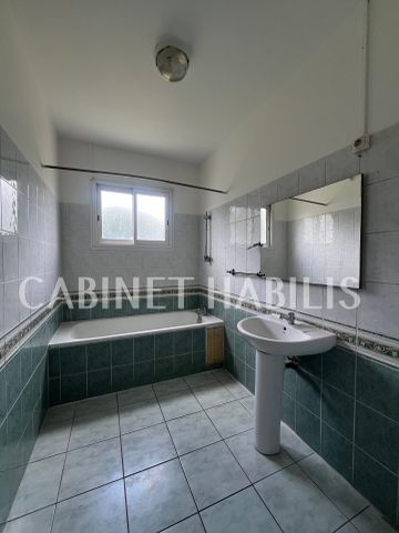 À LOUER – MAISON F4 D'ENVIRON 106.10 M² - LE TAMPON – 1 098.00 € - Photo 3
