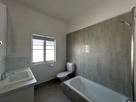 FULLY RENOVATED BEAUTY ON BARBER - Photo 5