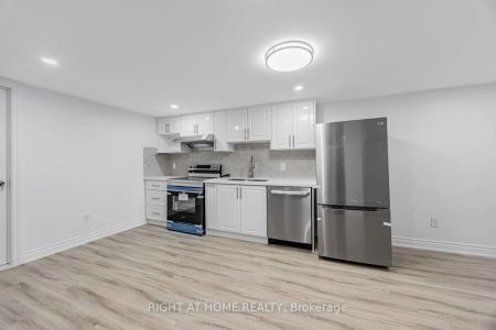 225 Essex Avenue #lower Unit - Photo 2