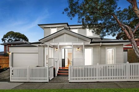 White Picket Fence Beauty - Photo 5