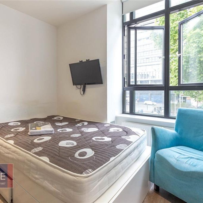 Studio to rent - Photo 1