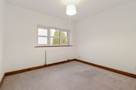 Higher Lane, Lymm - Photo 3