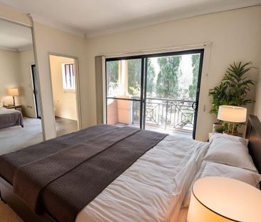 Spacious 3-Bedroom Townhouse - Prime Homebush Location (4/1 Ismay A... - Photo 3