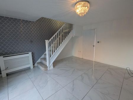 2 bedroom end of terrace house to rent - Photo 2