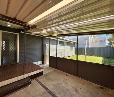 4 Thompson Street, Belmont South - Photo 1