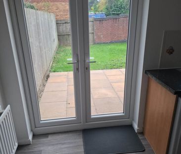 Price £1,200 pcm - Available Now - Unfurnished - Photo 5