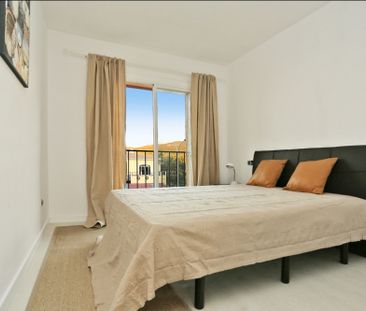 Modern apartment in a complex near the city center in Santa Ponsa - Photo 4