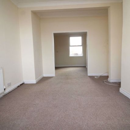 3 Bedroom Terraced House - Photo 1