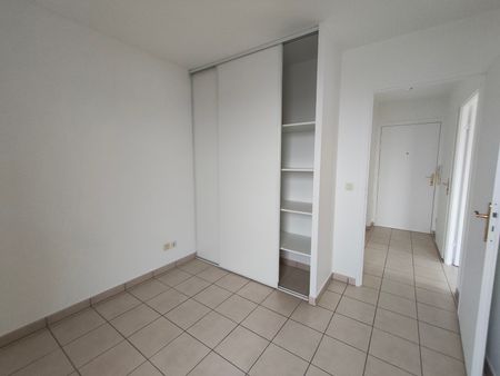Location Appartement 2 pièces 38m² SAVIGNY LE TEMPLE 77176 - Photo 2