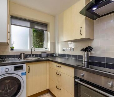 2 bedroom semi-detached house to rent - Photo 4