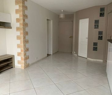 Appartement à louer 2 pièces • 42,06 m2 Brie-Comte-Robert - Photo 2