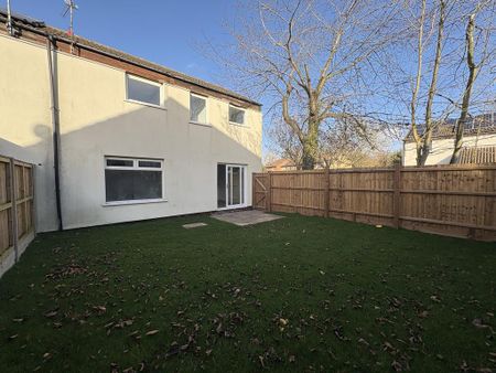 3 bedroom end of terrace house to rent - Photo 2