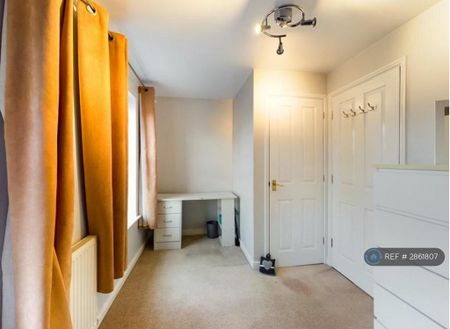 2 bedroom semi-detached house to rent - Photo 2