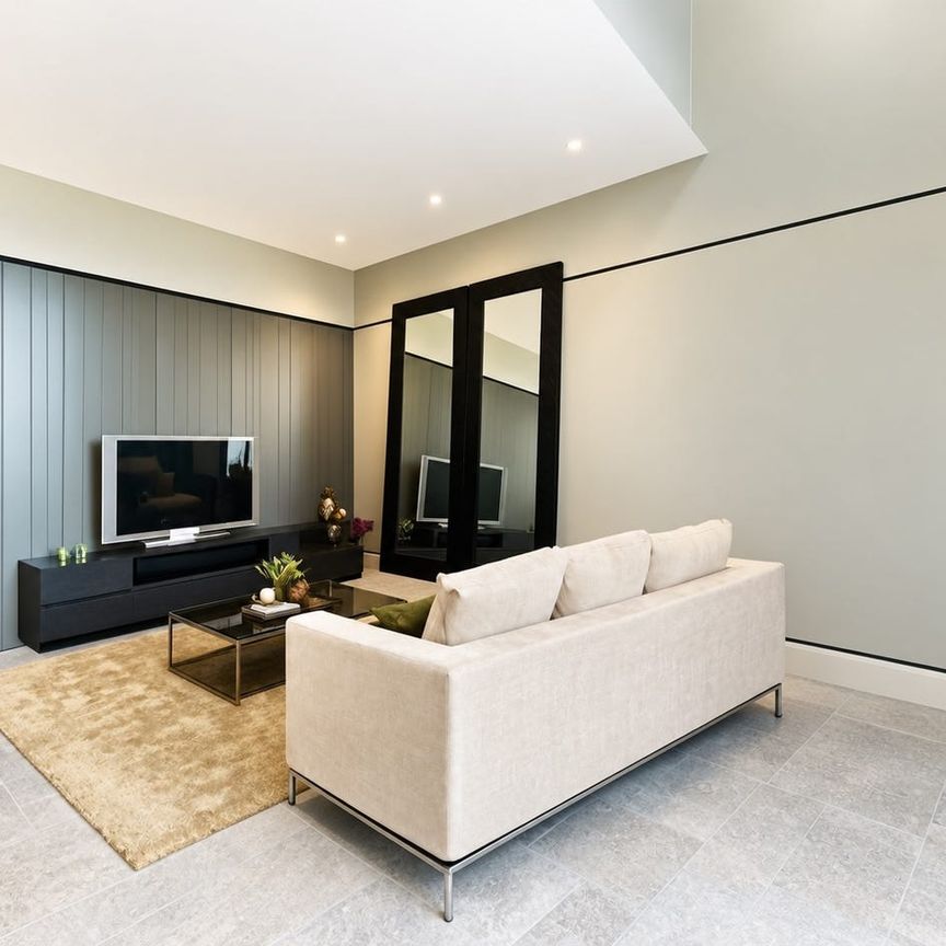 Luxury Loft Living with Private Terrace and Home Office - Photo 1