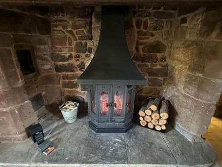 4 bedroom House To Let - Photo 2