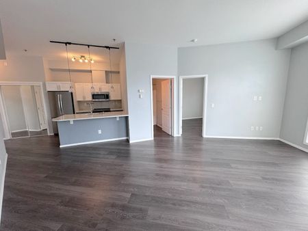 Avail. Dec 1st: Downtown – Top floor, 1 bedroom condo - Photo 4