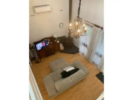 “STYLISH TOWNHOUSE LIVING” - Photo 4
