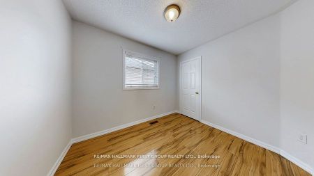 For Lease - 39 Robideau Place, Whitby, Ontario - Photo 4