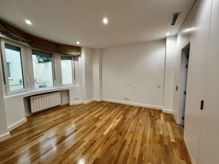 4 room luxury Flat for rent in Madrid, Autonomous Region of Madrid - Photo 4