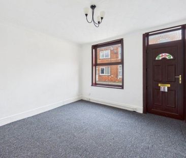 2 bedroom semi-detached house to rent - Photo 2