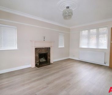 4 bedroom detached house to rent - Photo 4