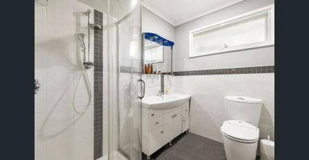 Fantastic 3-bedroom home in an unbeatable location. - Photo 5