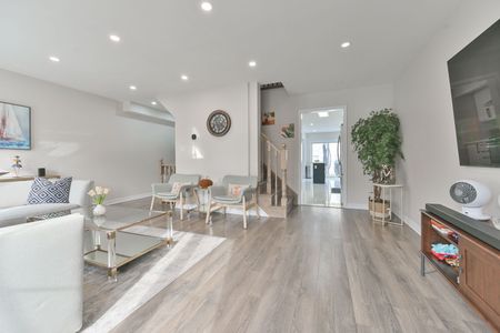 For Lease - 2785 Sapphire Drive, Pickering, Ontario - Photo 4