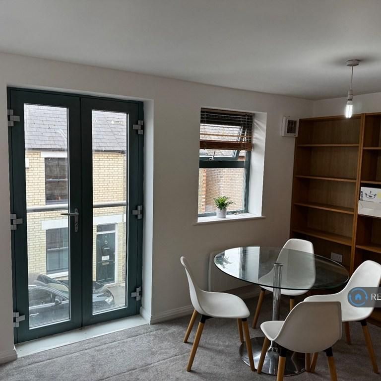 1 bedroom flat to rent - Photo 1