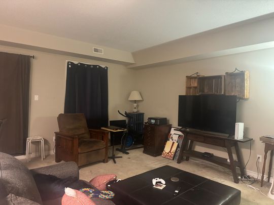 For Lease - 190 Hornchurch Lane Unit# B, Barrhaven, Ontario - Photo 1